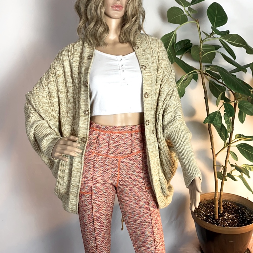 Unknown Korean brand Sweater/shrug oversized slouchy knitted ONE SIZE